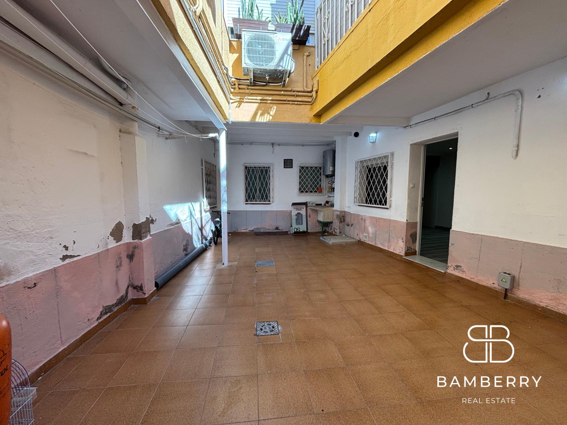 Planta baja con entrada independiente y terraza-49