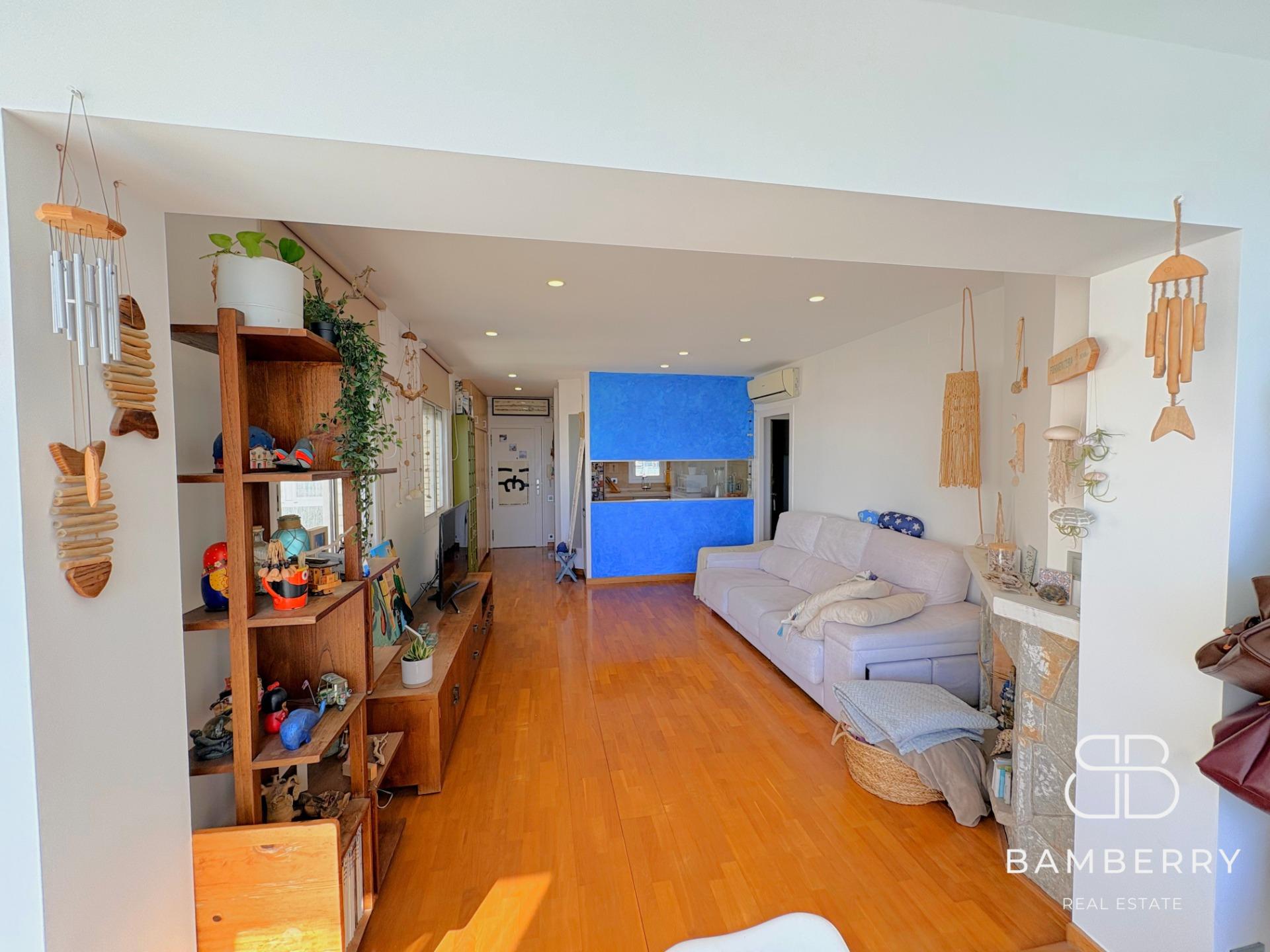 Exclusivo piso reformado en primera línea de mar con gran terraza privada-11