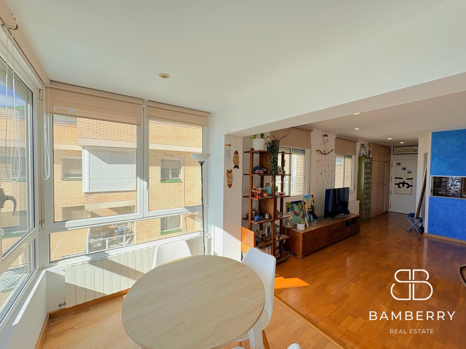 Exclusivo piso reformado en primera línea de mar con gran terraza privada-13