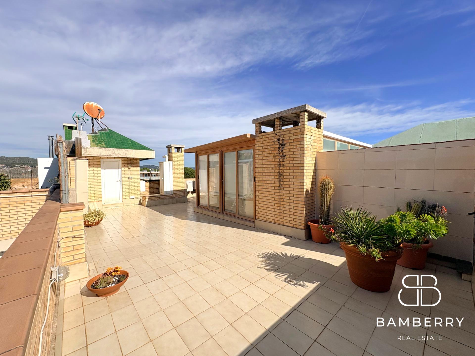 Exclusivo piso reformado en primera línea de mar con gran terraza privada-33