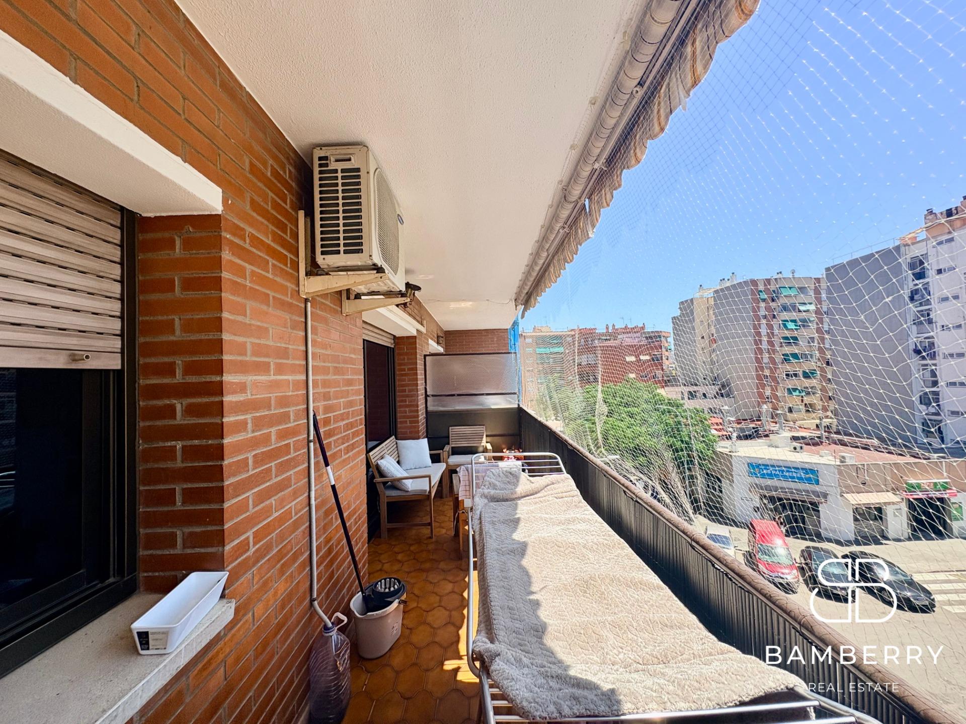 AMPLIA VIVIENDA DE 105 m² CON TERRAZA, 4 HABITACIONES EN EL CENTRO DE EL PRAT DE LLOBREGAT-5