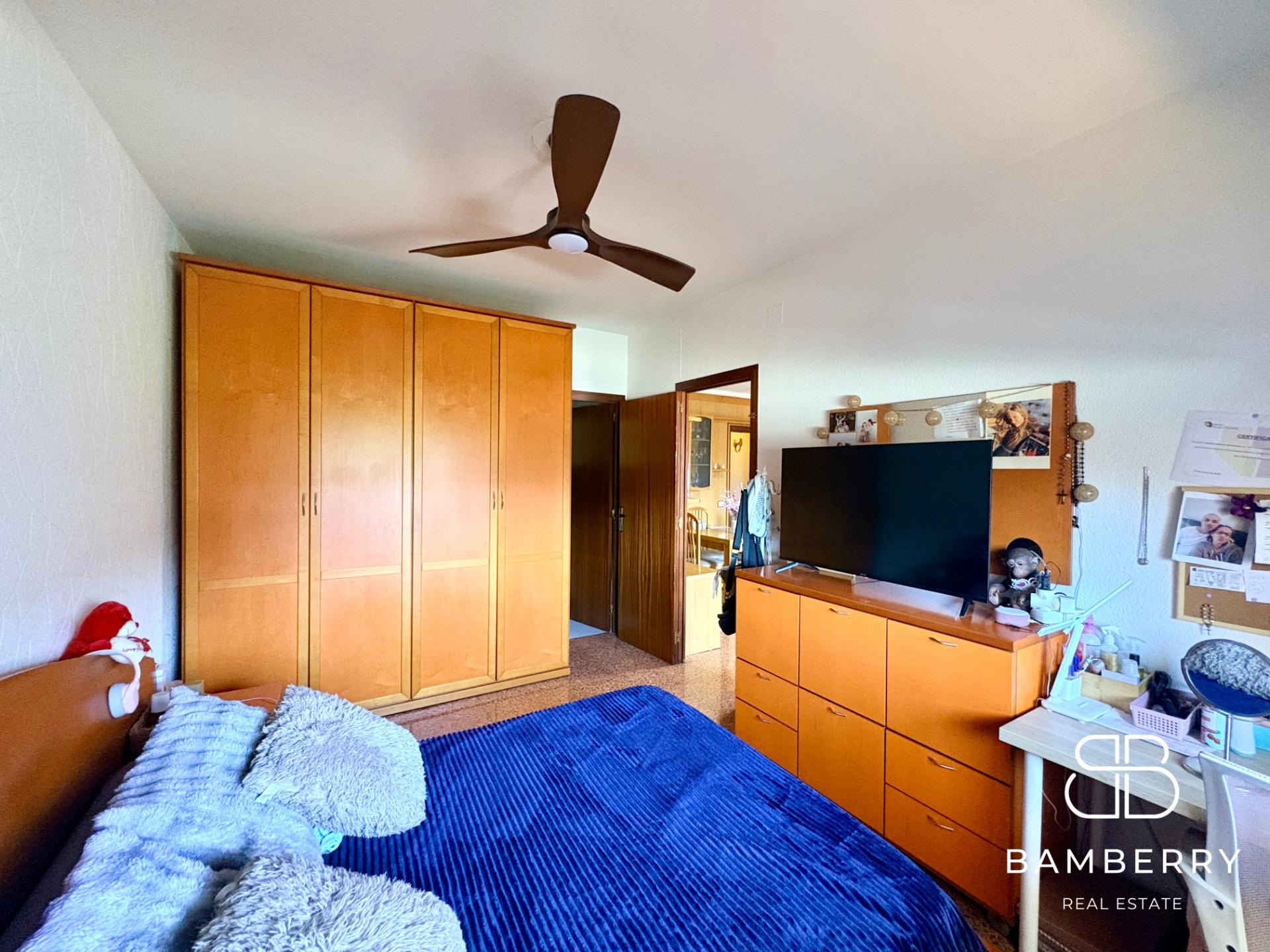 AMPLIA VIVIENDA DE 105 m² CON TERRAZA, 4 HABITACIONES EN EL CENTRO DE EL PRAT DE LLOBREGAT-8