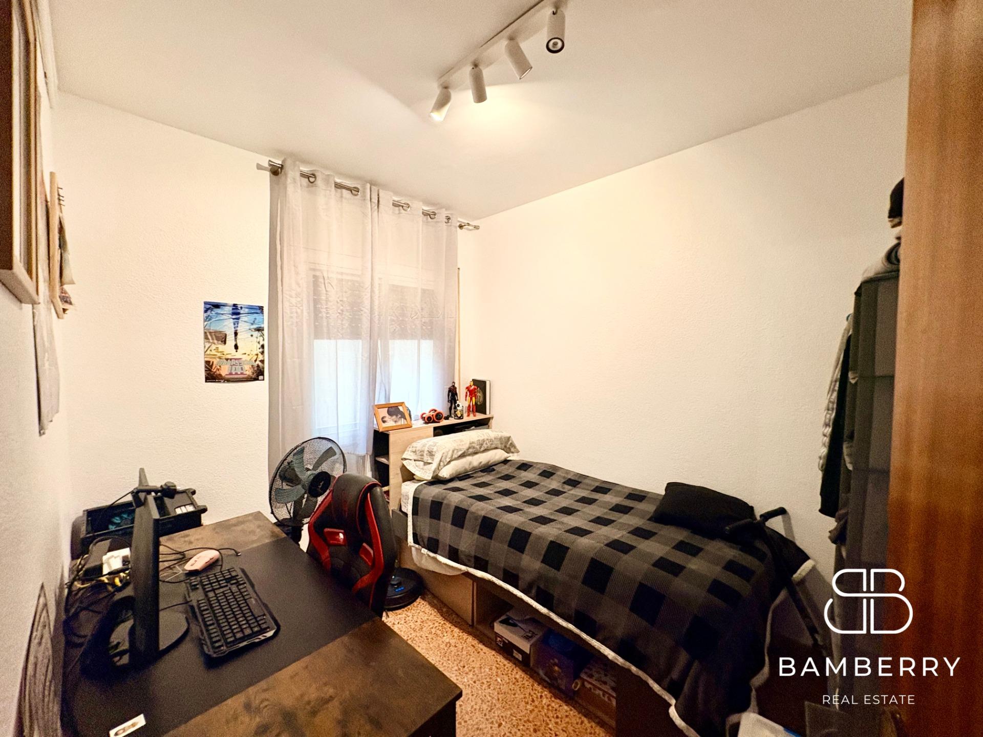 AMPLIA VIVIENDA DE 105 m² CON TERRAZA, 4 HABITACIONES EN EL CENTRO DE EL PRAT DE LLOBREGAT-12
