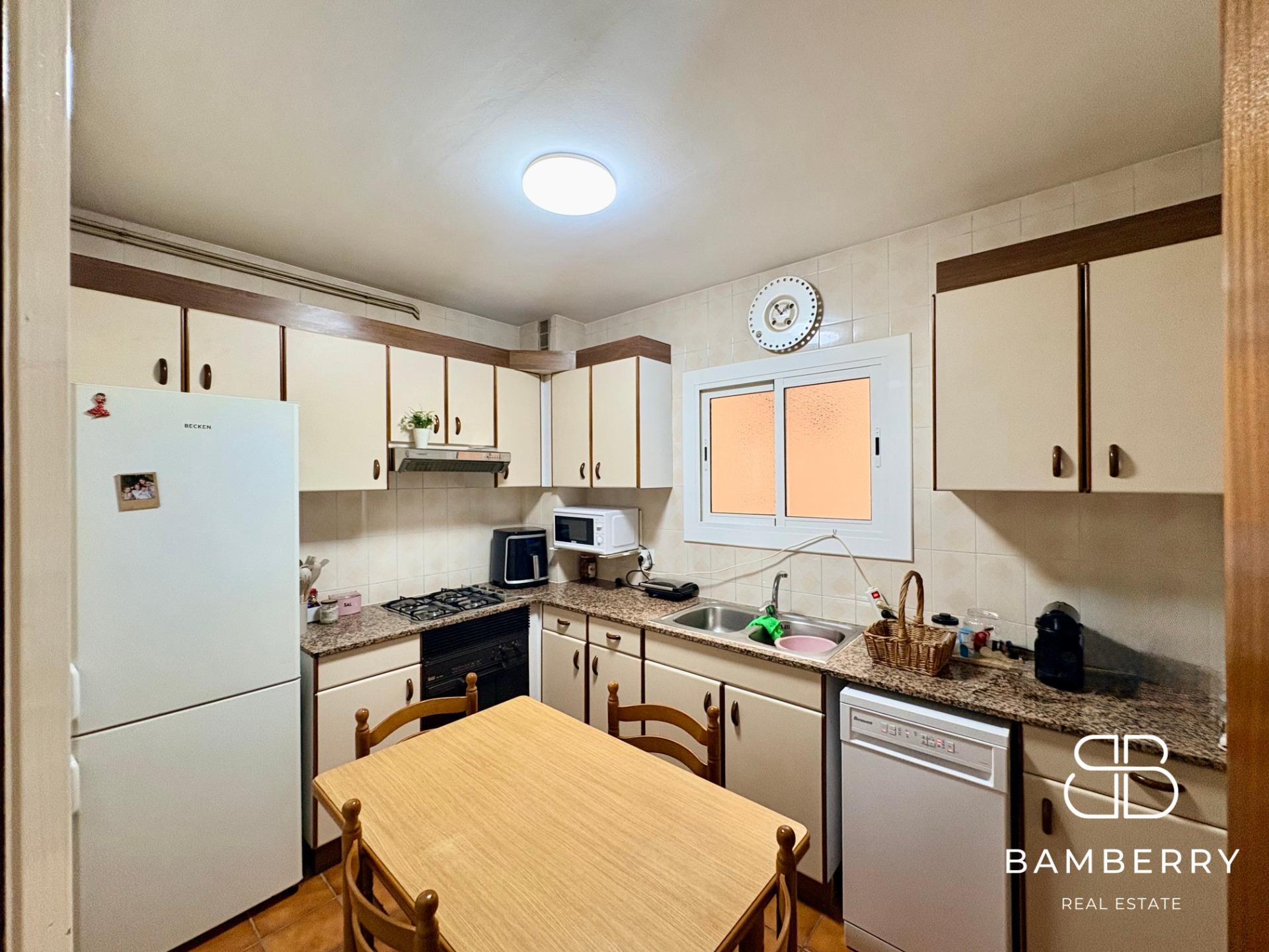AMPLIA VIVIENDA DE 105 m² CON TERRAZA, 4 HABITACIONES EN EL CENTRO DE EL PRAT DE LLOBREGAT-14