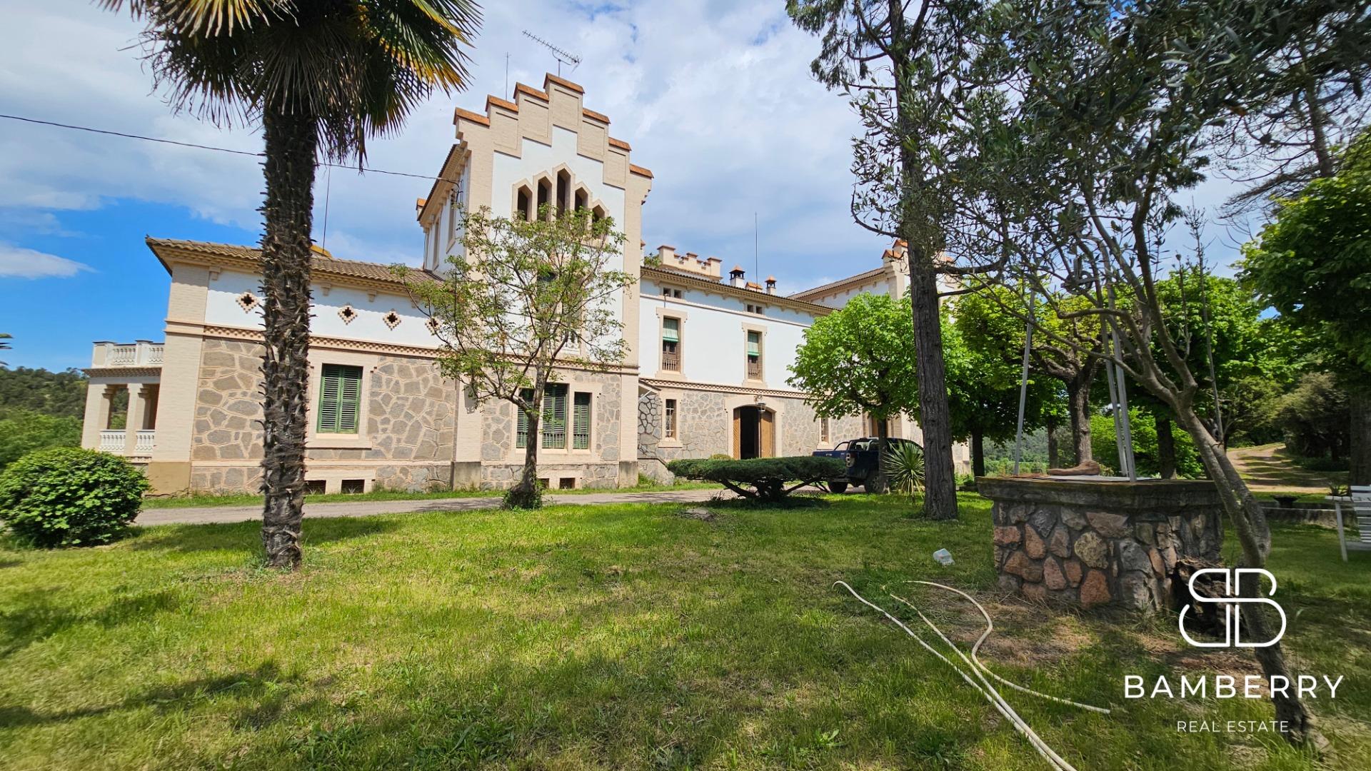 Una finca modernista con 83 hectáreas de posibilidades en el corazón del Bages-0