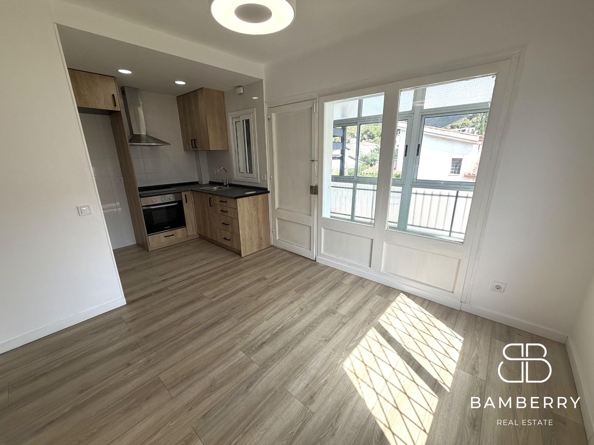 Piso reformado de 3 habitaciones con terraza cubierta – Zona Bellamar, Castelldefels