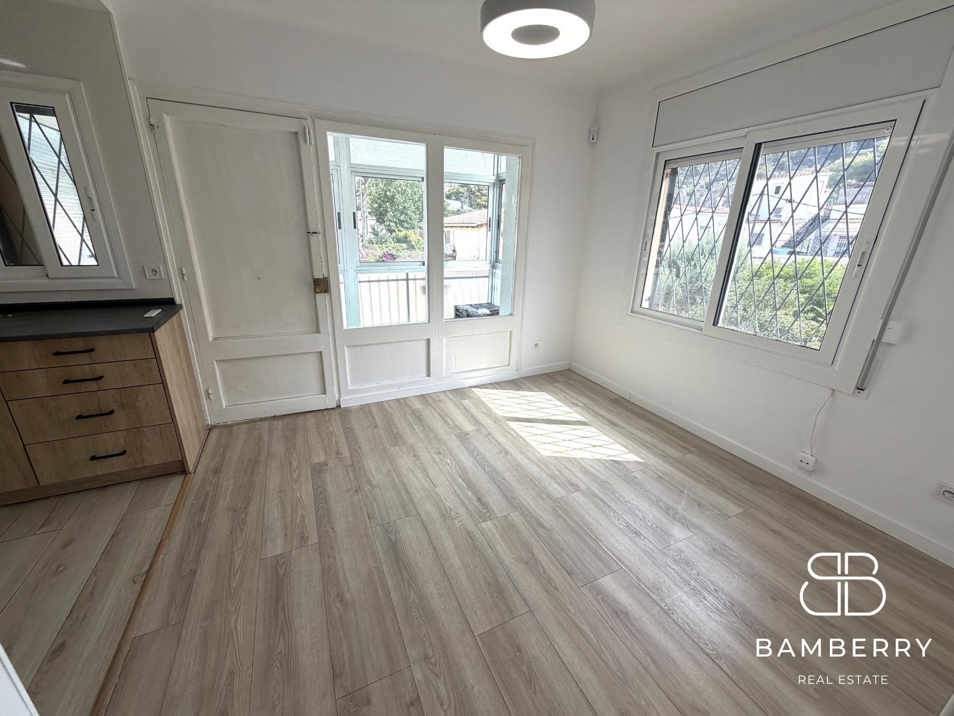 Piso reformado de 3 habitaciones con terraza cubierta – Zona Bellamar, Castelldefels-1
