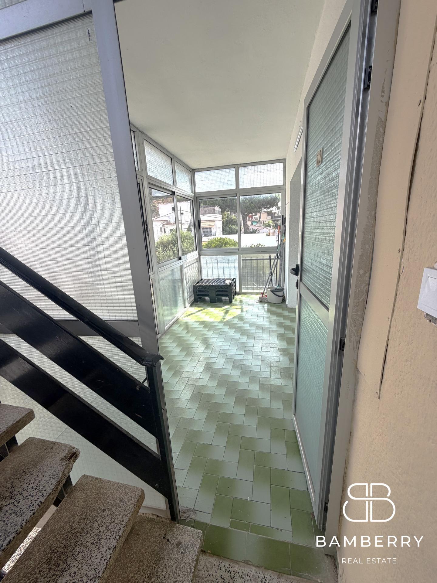 Piso reformado de 3 habitaciones con terraza cubierta – Zona Bellamar, Castelldefels-4