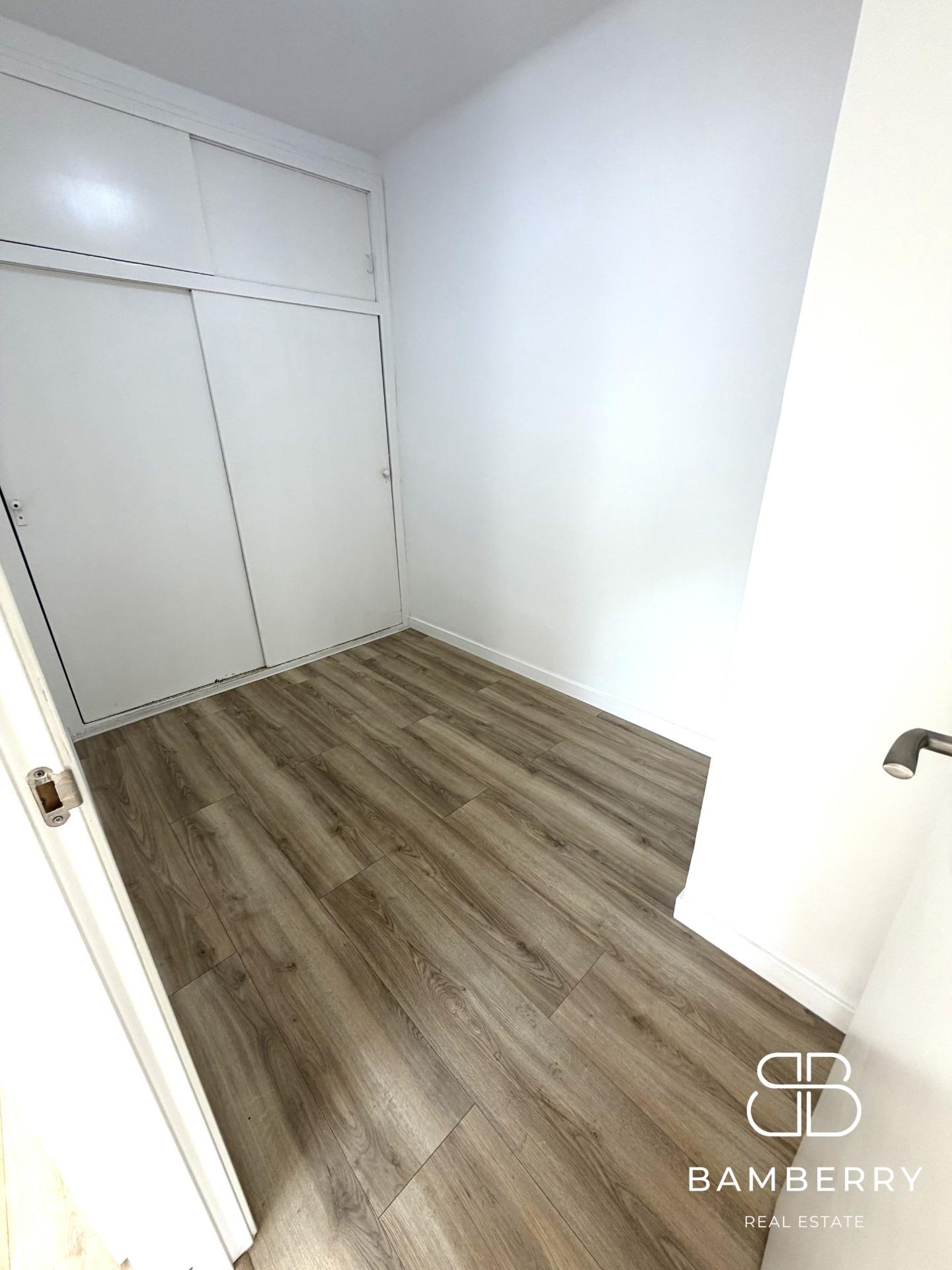 Piso reformado de 3 habitaciones con terraza cubierta – Zona Bellamar, Castelldefels-9