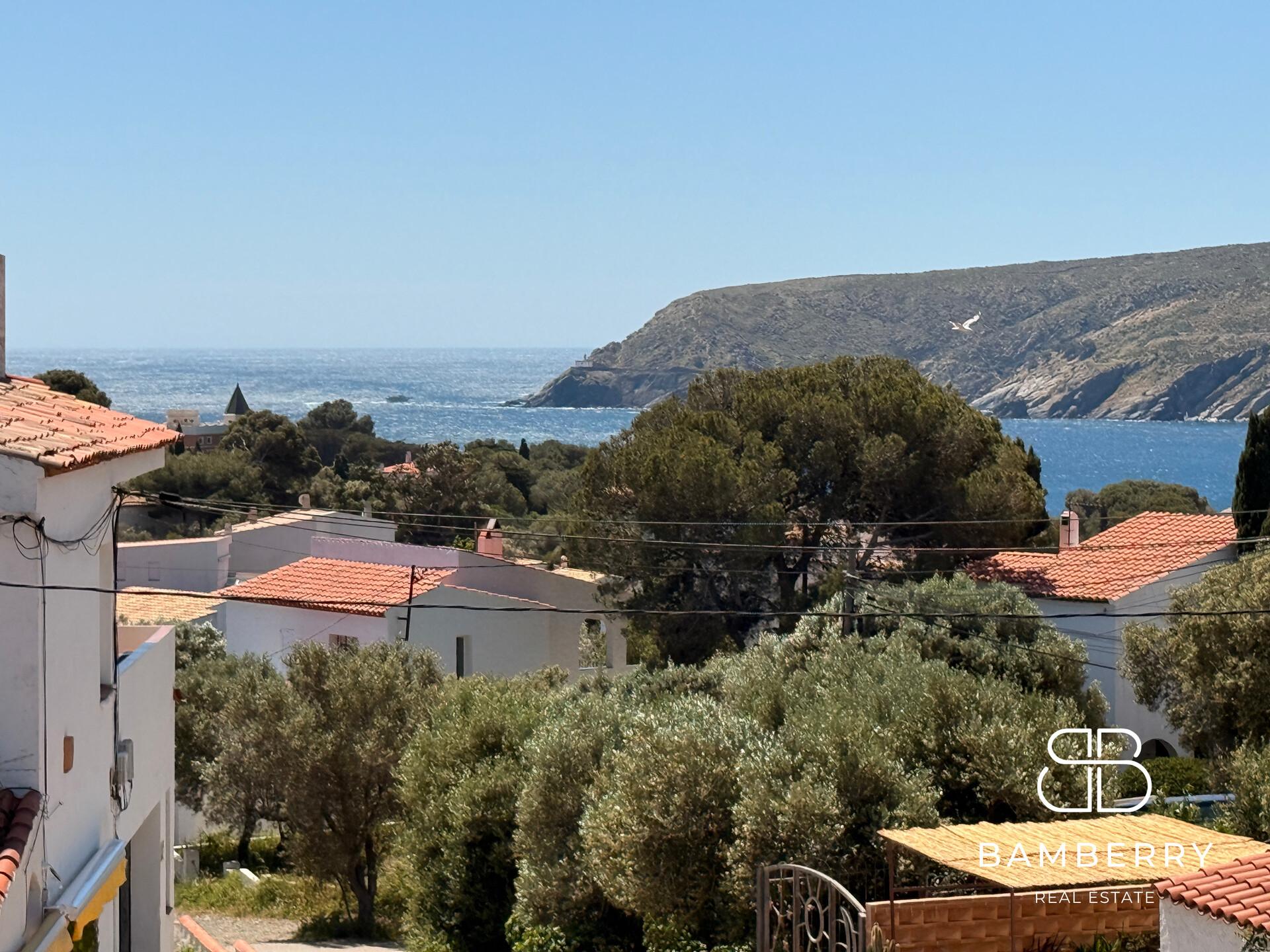 Casa adossada cantonera amb apartament independent a Cadaqués-1