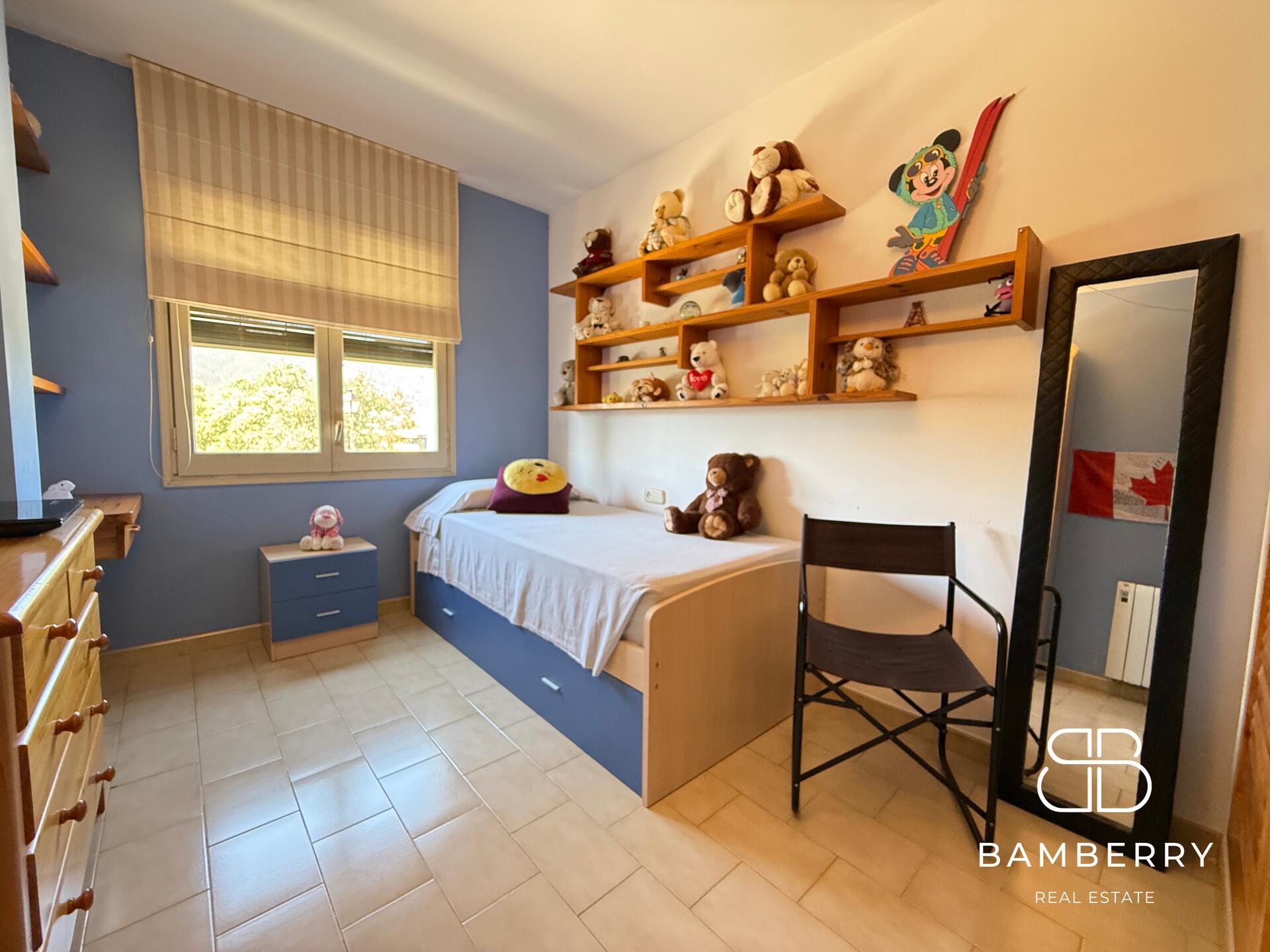 Casa adossada cantonera amb apartament independent a Cadaqués-20