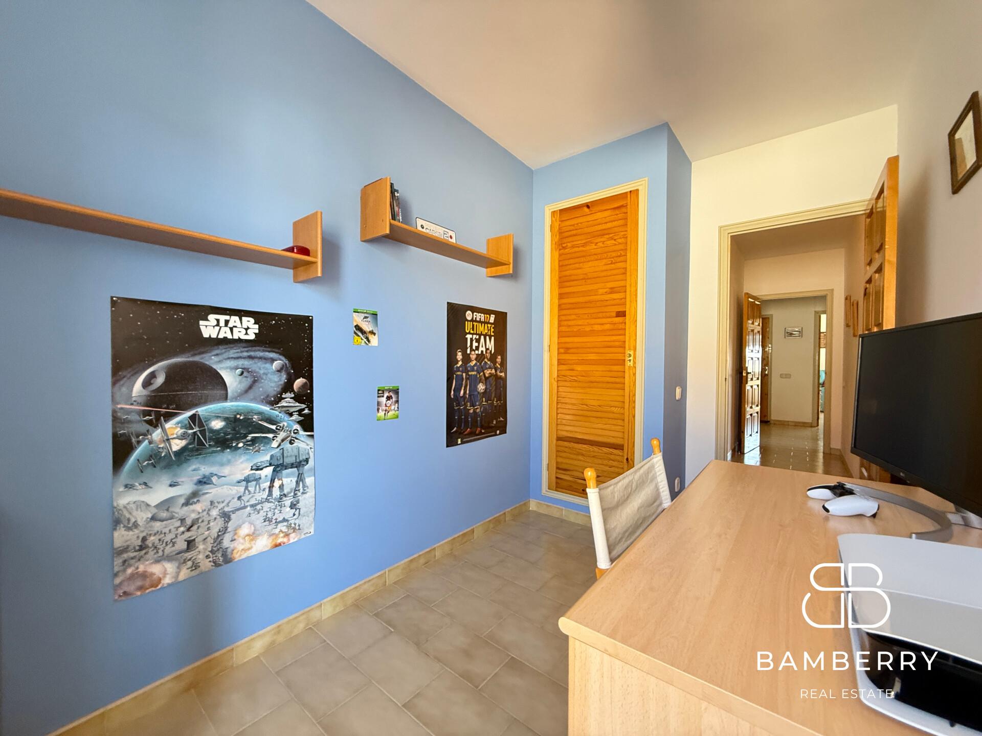 Casa adossada cantonera amb apartament independent a Cadaqués-25