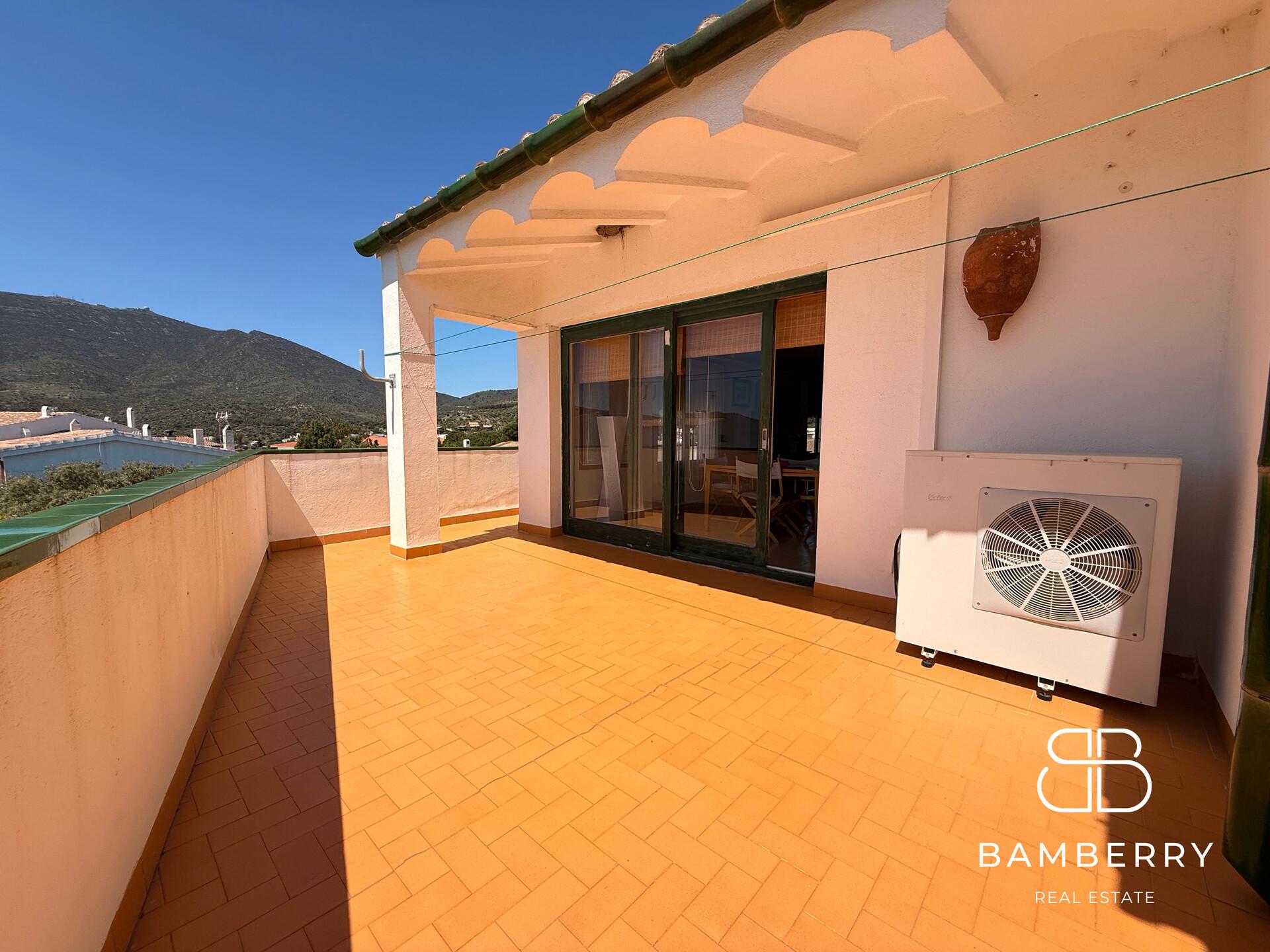 Casa adossada cantonera amb apartament independent a Cadaqués-39