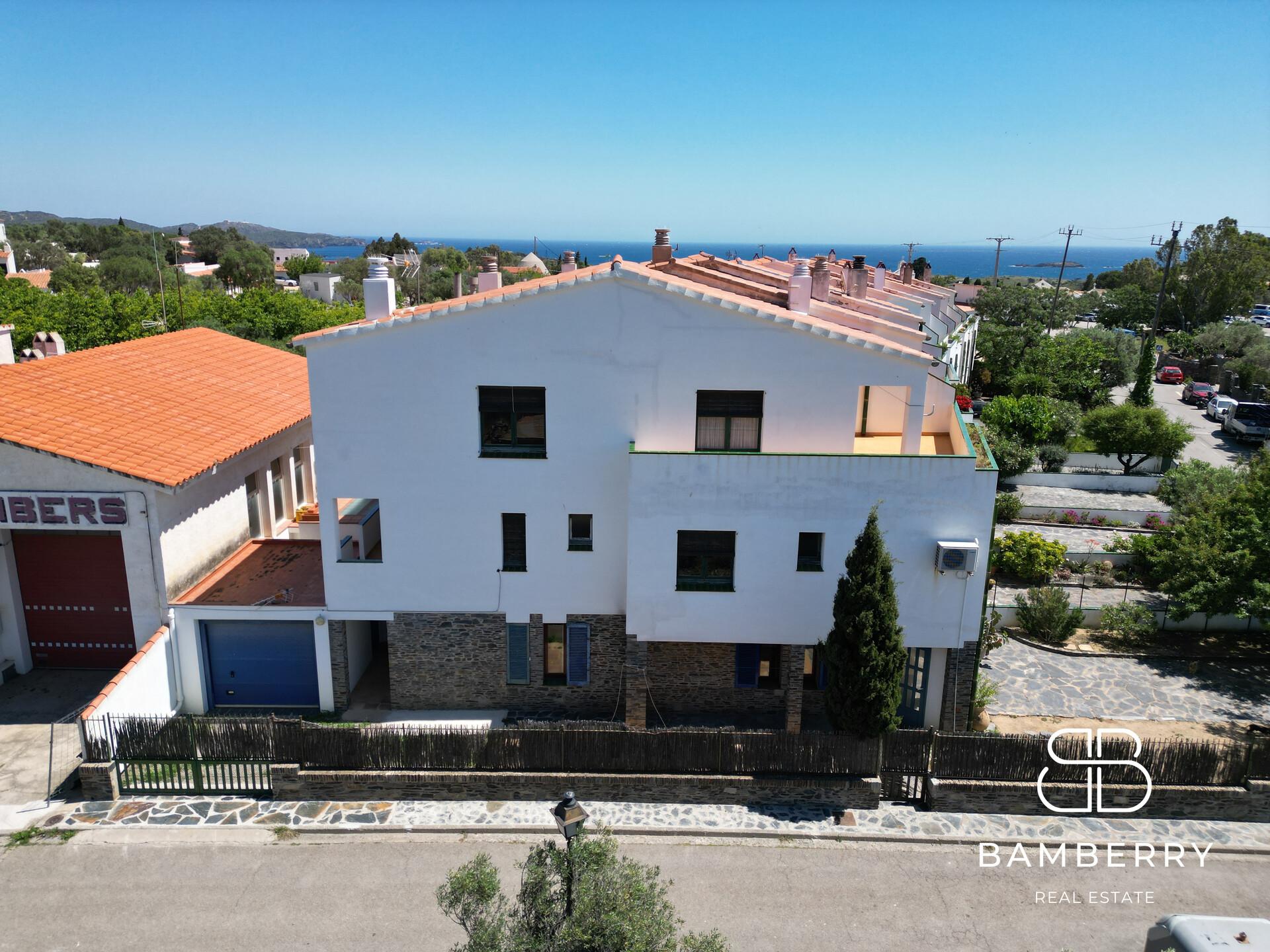 Casa adossada cantonera amb apartament independent a Cadaqués-48