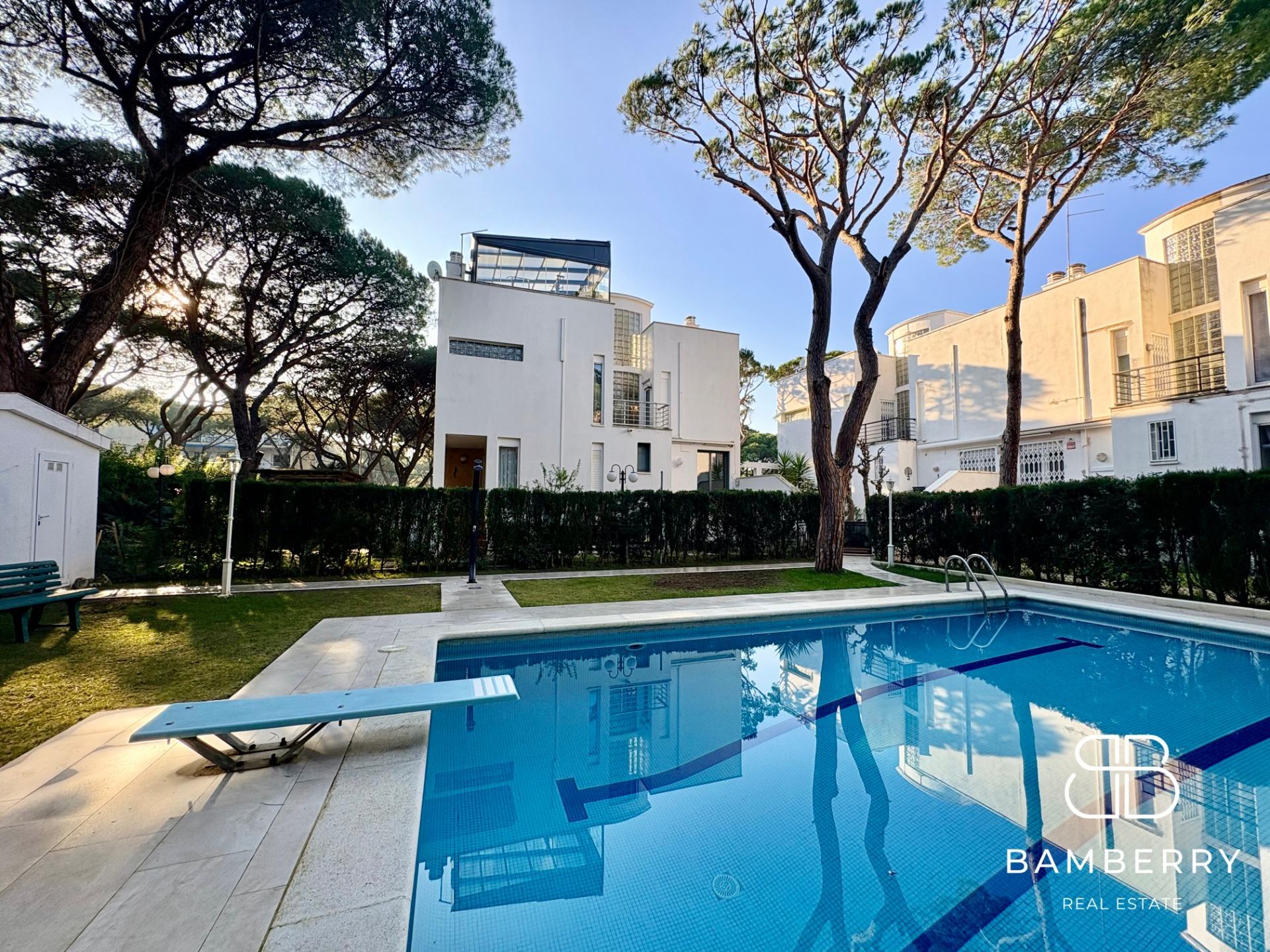 Casa en venda a Gavà Mar a 1 minut a peu de la platja-0