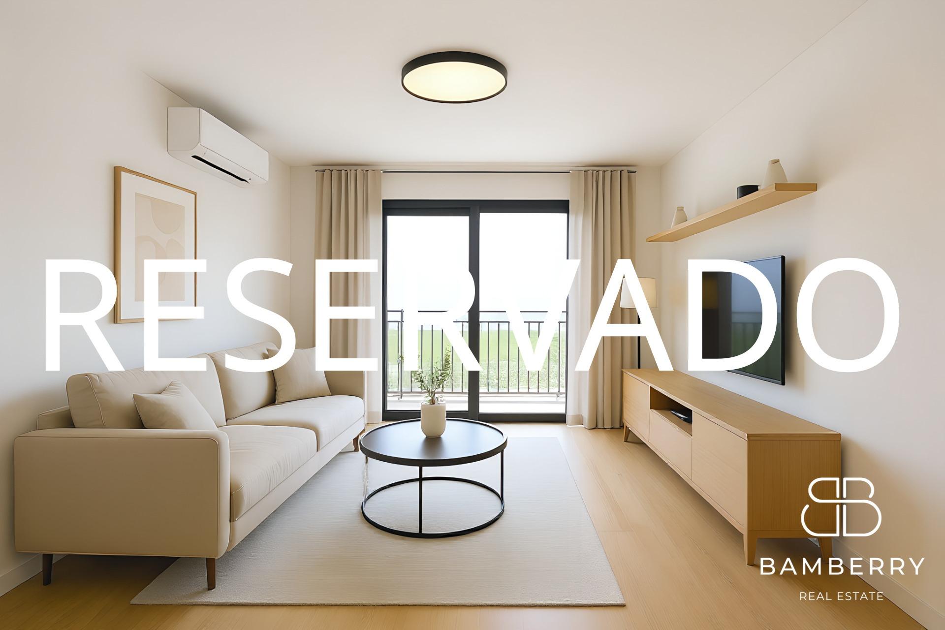 AMPLI HABITATGE DE 105 m² AMB TERRASSA I 4 HABITACIONS AL CENTRE DEL PRAT DE LLOBREGAT-0