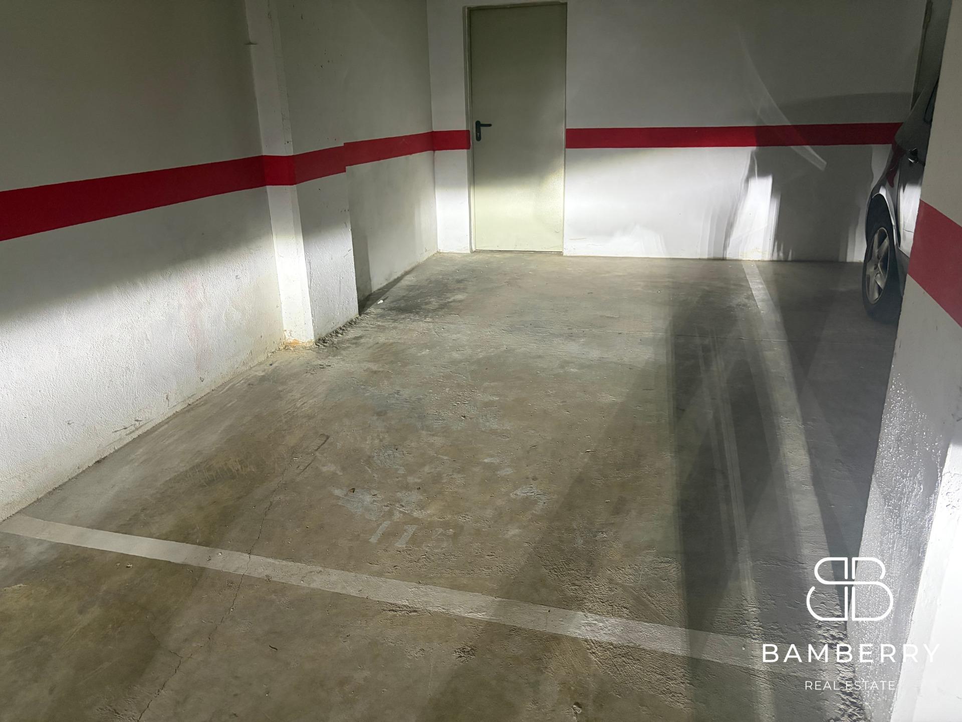 Plaça d'aparcament al centre de Sant Joan Despí-5