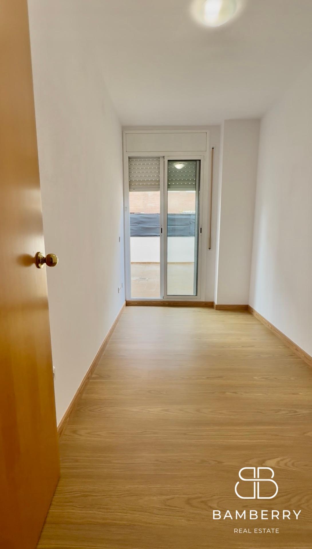 Pis amb un espectacular pati privat de 68 m² al centre de Castelldefels-24