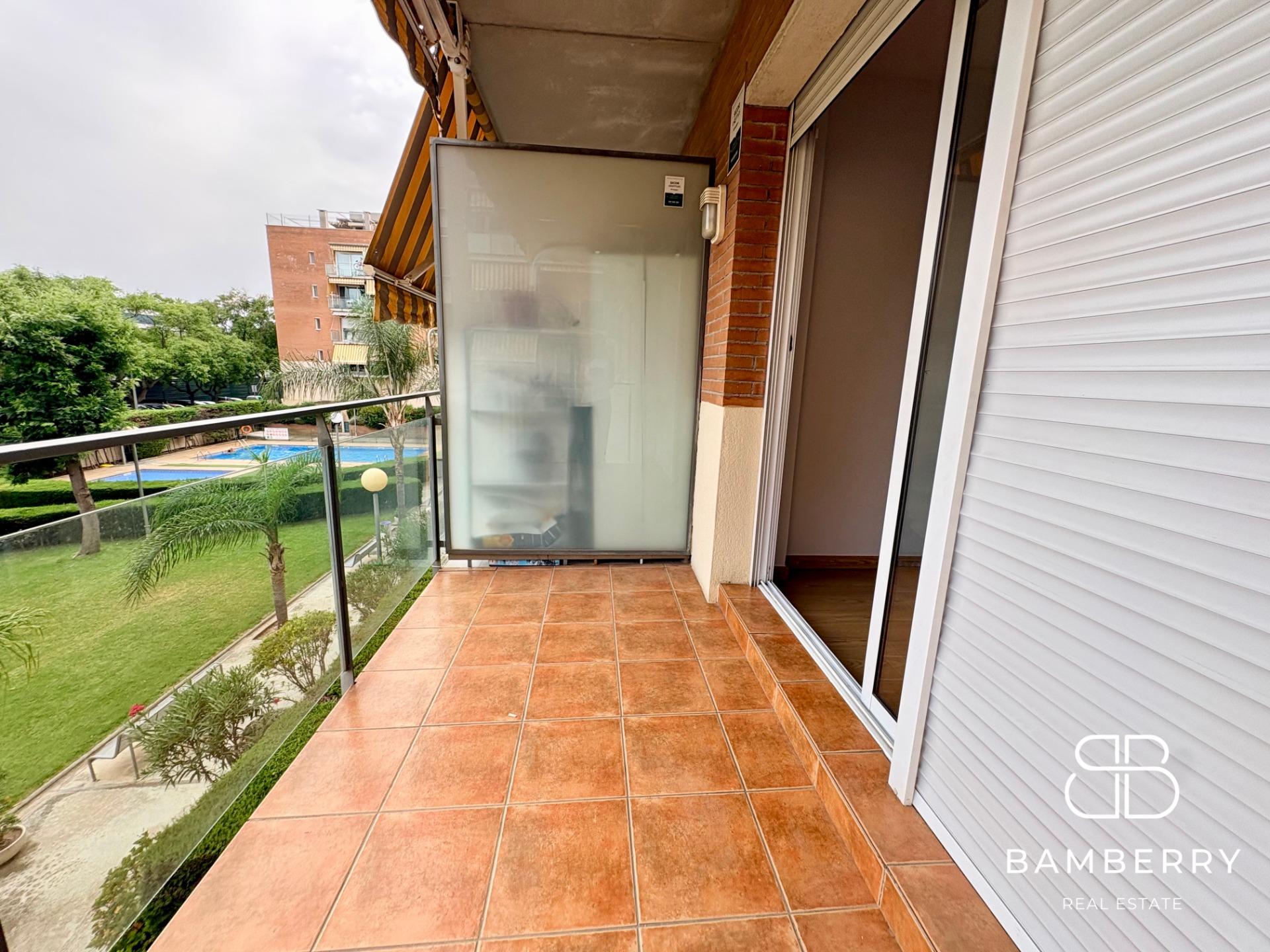 Pis amb un espectacular pati privat de 68 m² al centre de Castelldefels-35