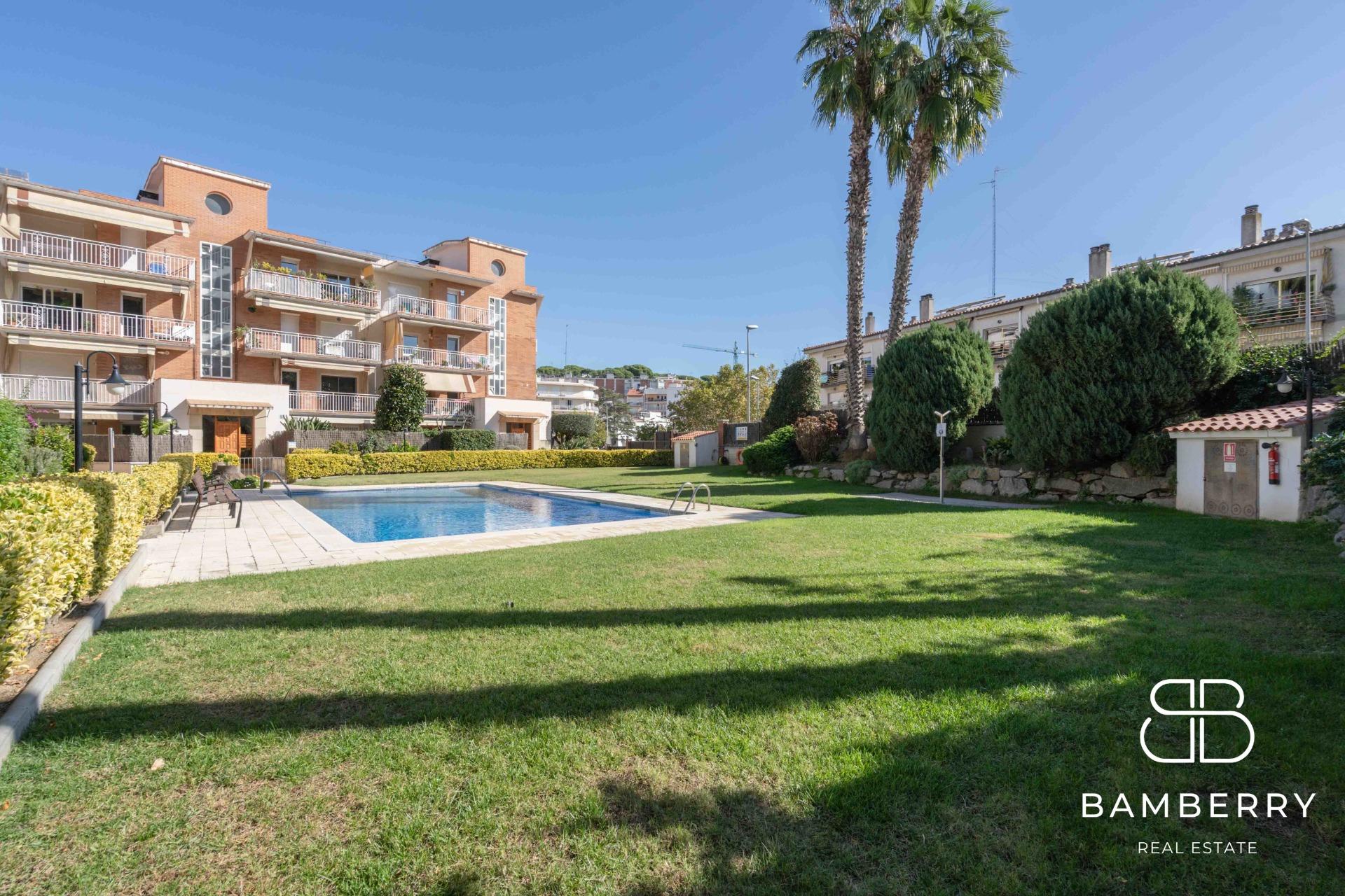 Fantástico piso exterior con terraza, piscina y dos plazas de parking en Sant Pol de Mar-34