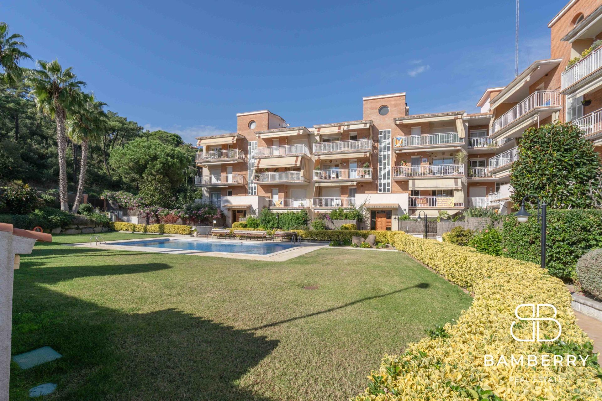 Fantástico piso exterior con terraza, piscina y dos plazas de parking en Sant Pol de Mar-41