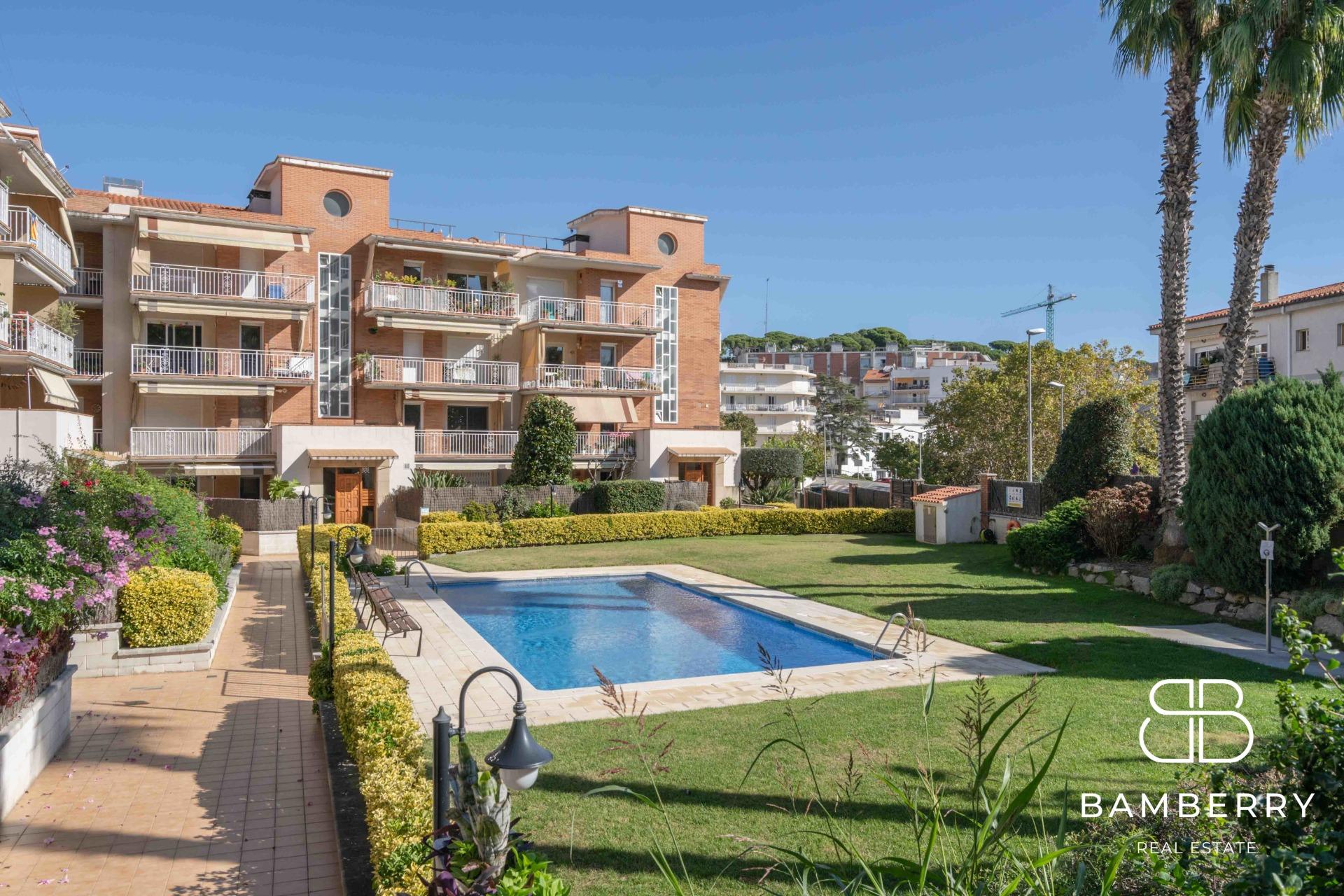Fantástico piso exterior con terraza, piscina y dos plazas de parking en Sant Pol de Mar-43