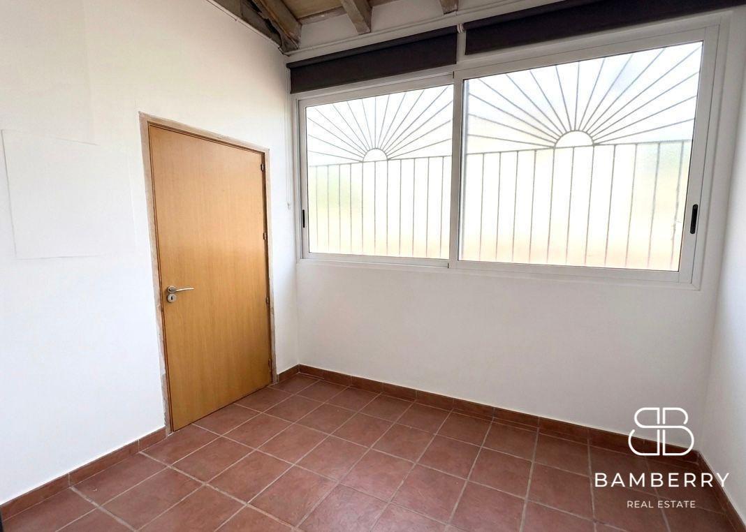 CASA CON JARDÍN Y DOS PLANTAS EN PARCELA DE 241 m²-2