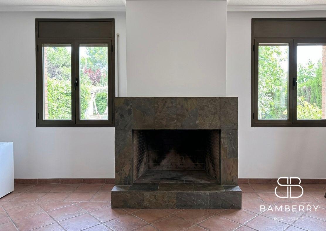 CASA CON JARDÍN Y DOS PLANTAS EN PARCELA DE 241 m²-5