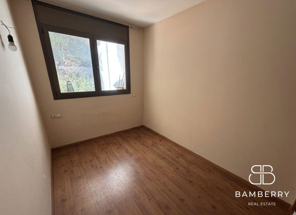 CASA CON JARDÍN Y DOS PLANTAS EN PARCELA DE 241 m²-12