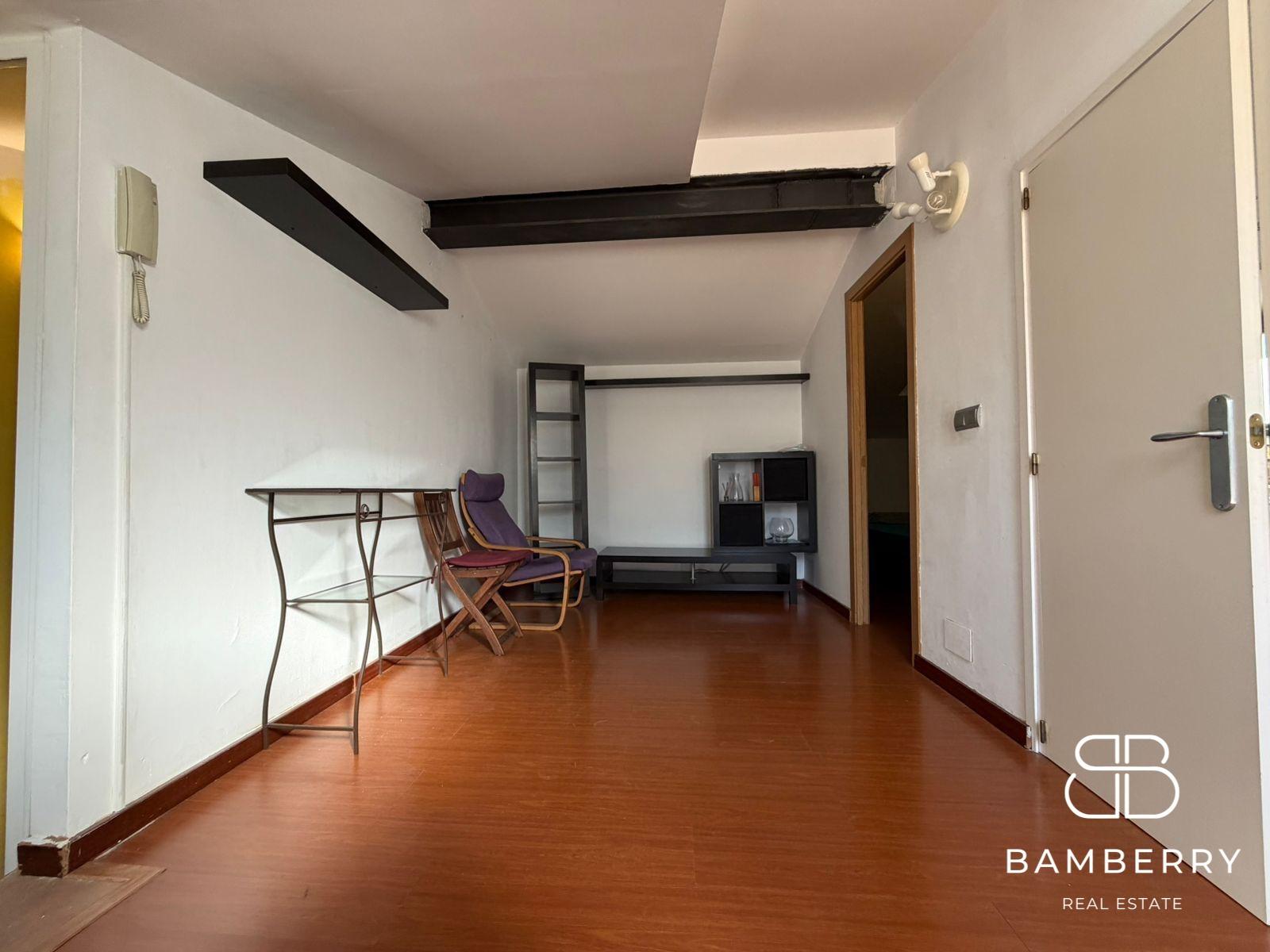 CASA CON JARDÍN Y DOS PLANTAS EN PARCELA DE 241 m²-25