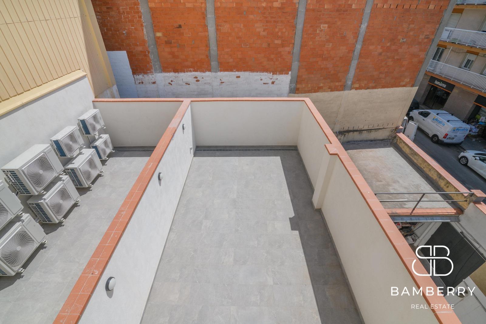 ÀTIC DÚPLEX D’OBRA NOVA AMB 2 TERRASSES I ASCENSOR DIRECTE A L’HABITATGE-25