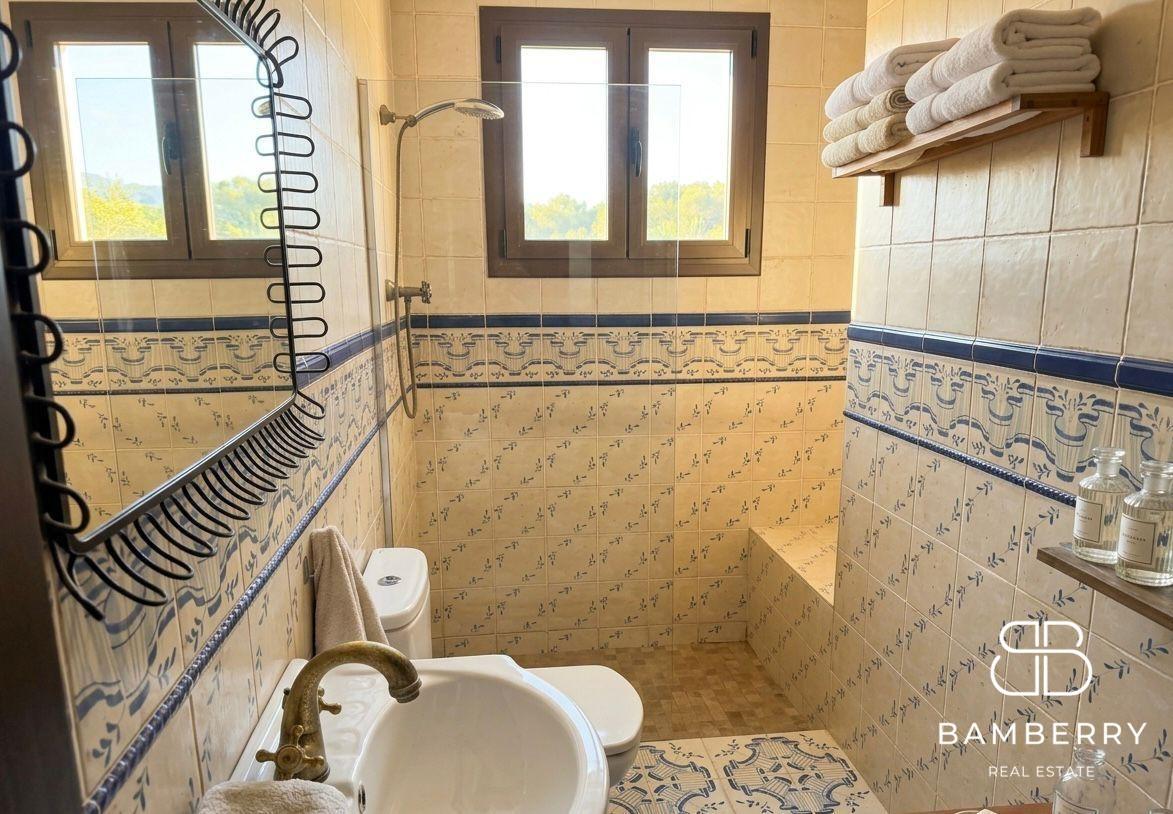 CASA AMB JARDÍ I DUES PLANTES EN PARCEL·LA DE 241 m²-9