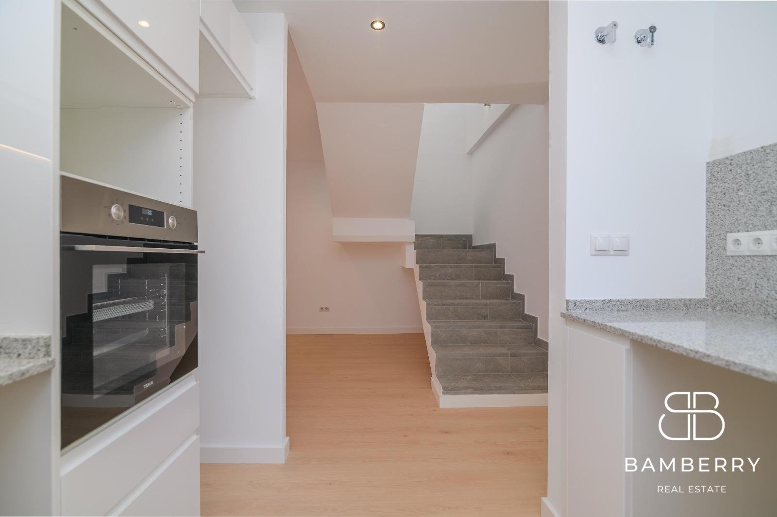 NEWLY BUILT DUPLEX PENTHOUSE WITH 2 TERRACES AND DIRECT LIFT ACCESS-1