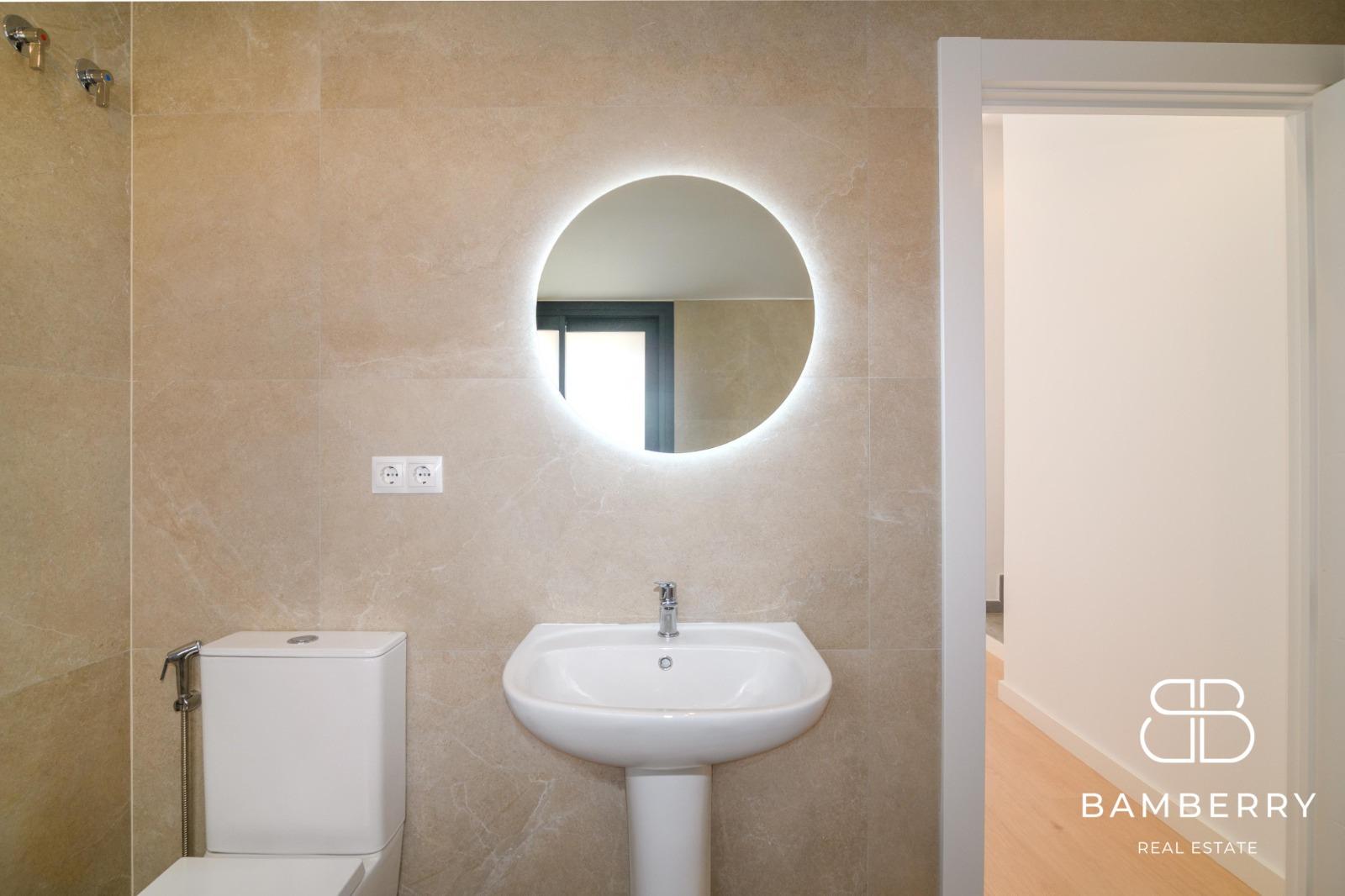 NEWLY BUILT DUPLEX PENTHOUSE WITH 2 TERRACES AND DIRECT LIFT ACCESS-16