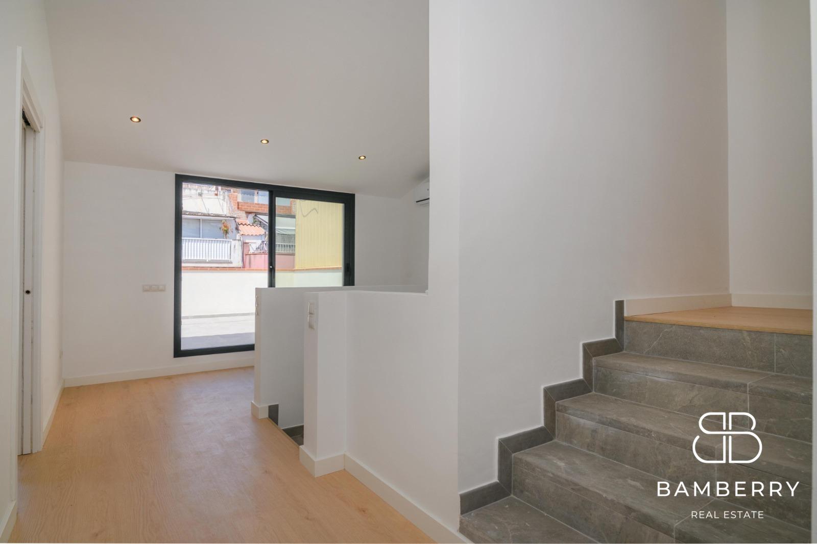 NEWLY BUILT DUPLEX PENTHOUSE WITH 2 TERRACES AND DIRECT LIFT ACCESS-18