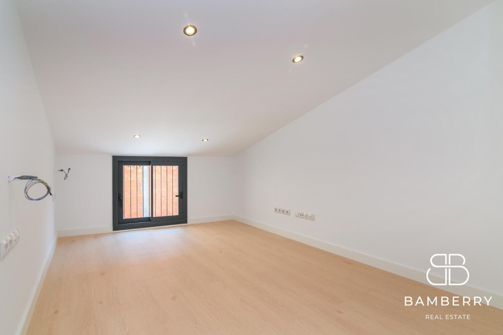 NEWLY BUILT DUPLEX PENTHOUSE WITH 2 TERRACES AND DIRECT LIFT ACCESS-20