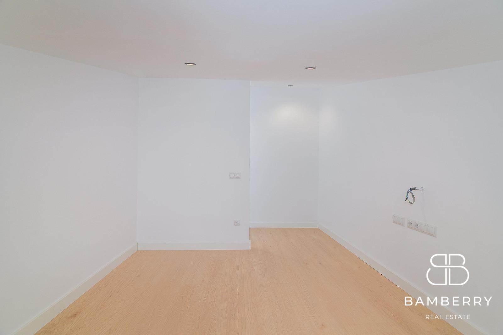 NEWLY BUILT DUPLEX PENTHOUSE WITH 2 TERRACES AND DIRECT LIFT ACCESS-22