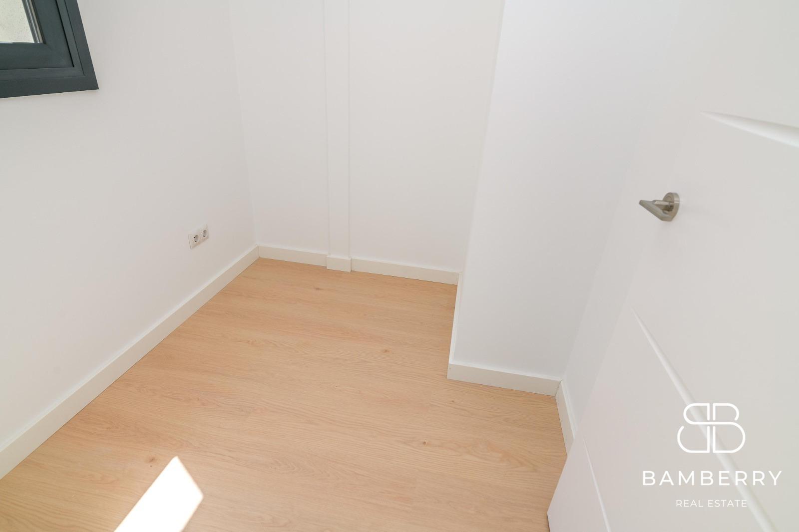 NEWLY BUILT DUPLEX PENTHOUSE WITH 2 TERRACES AND DIRECT LIFT ACCESS-31