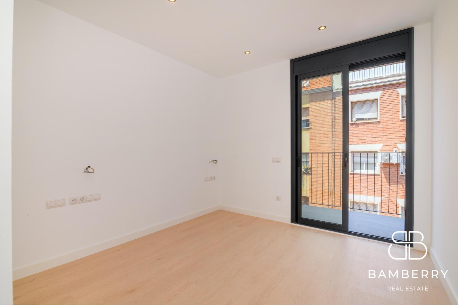 NEWLY BUILT DUPLEX PENTHOUSE WITH 2 TERRACES AND DIRECT LIFT ACCESS-44