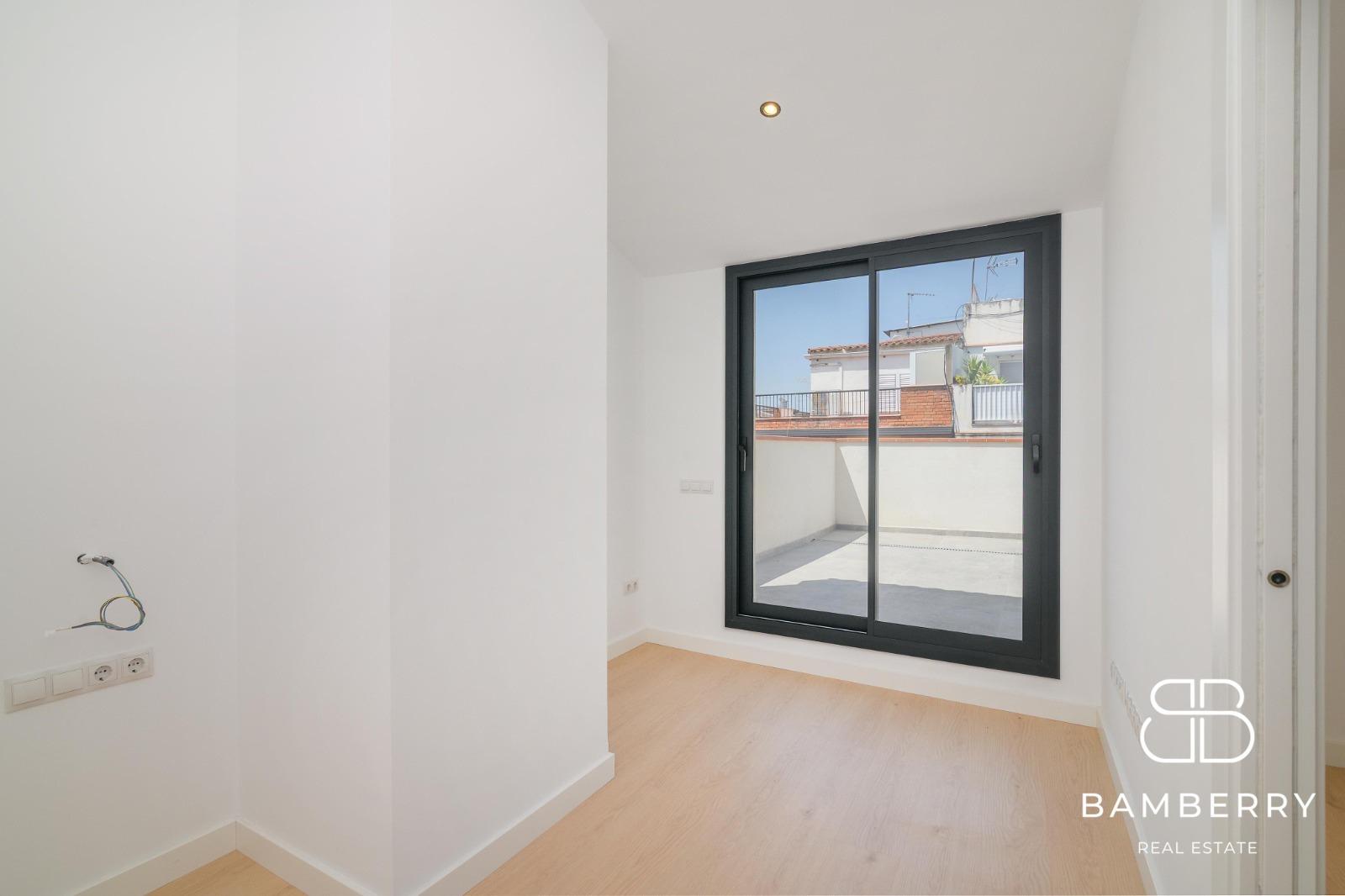 NEWLY BUILT DUPLEX PENTHOUSE WITH 2 TERRACES AND DIRECT LIFT ACCESS-64
