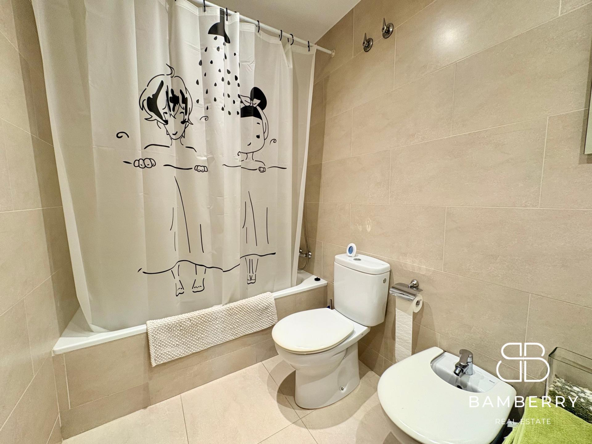 PISO DE 3 HABITACIONES CON 2 BALCONES EN CASTELLDEFELS | FINCA SEMINUEVA CON ASCENSOR-6