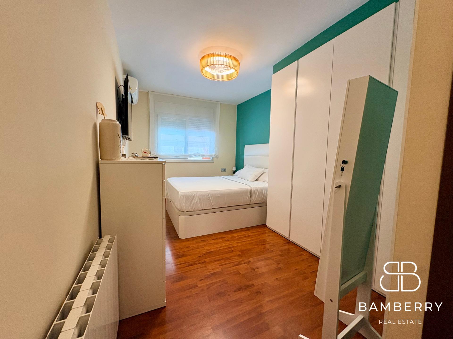 PISO DE 3 HABITACIONES CON 2 BALCONES EN CASTELLDEFELS | FINCA SEMINUEVA CON ASCENSOR-8
