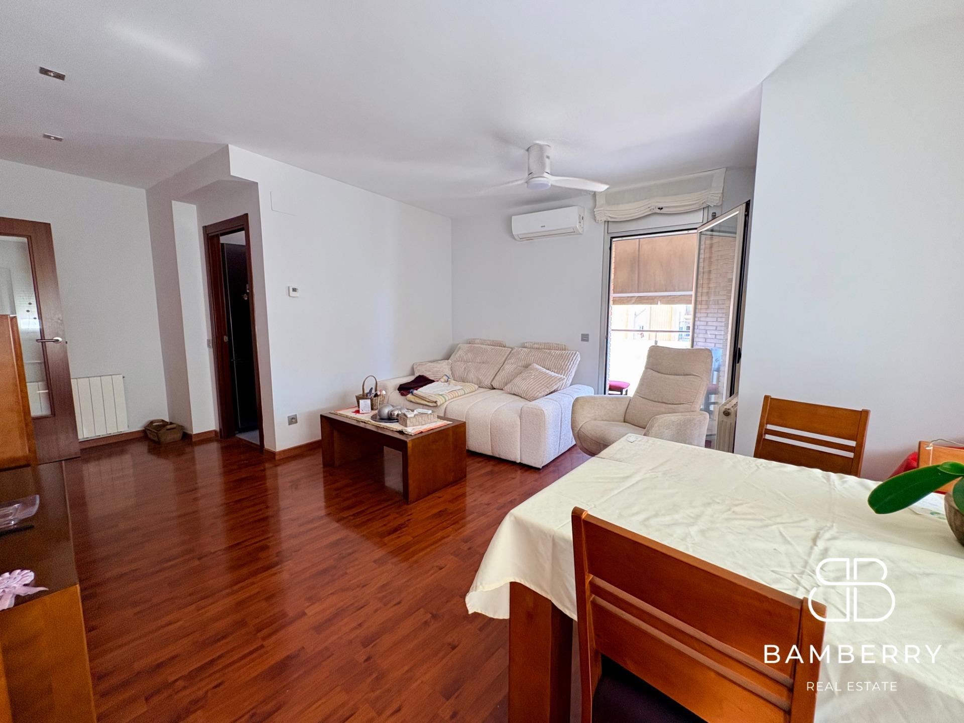 PISO DE 3 HABITACIONES CON 2 BALCONES EN CASTELLDEFELS | FINCA SEMINUEVA CON ASCENSOR-16