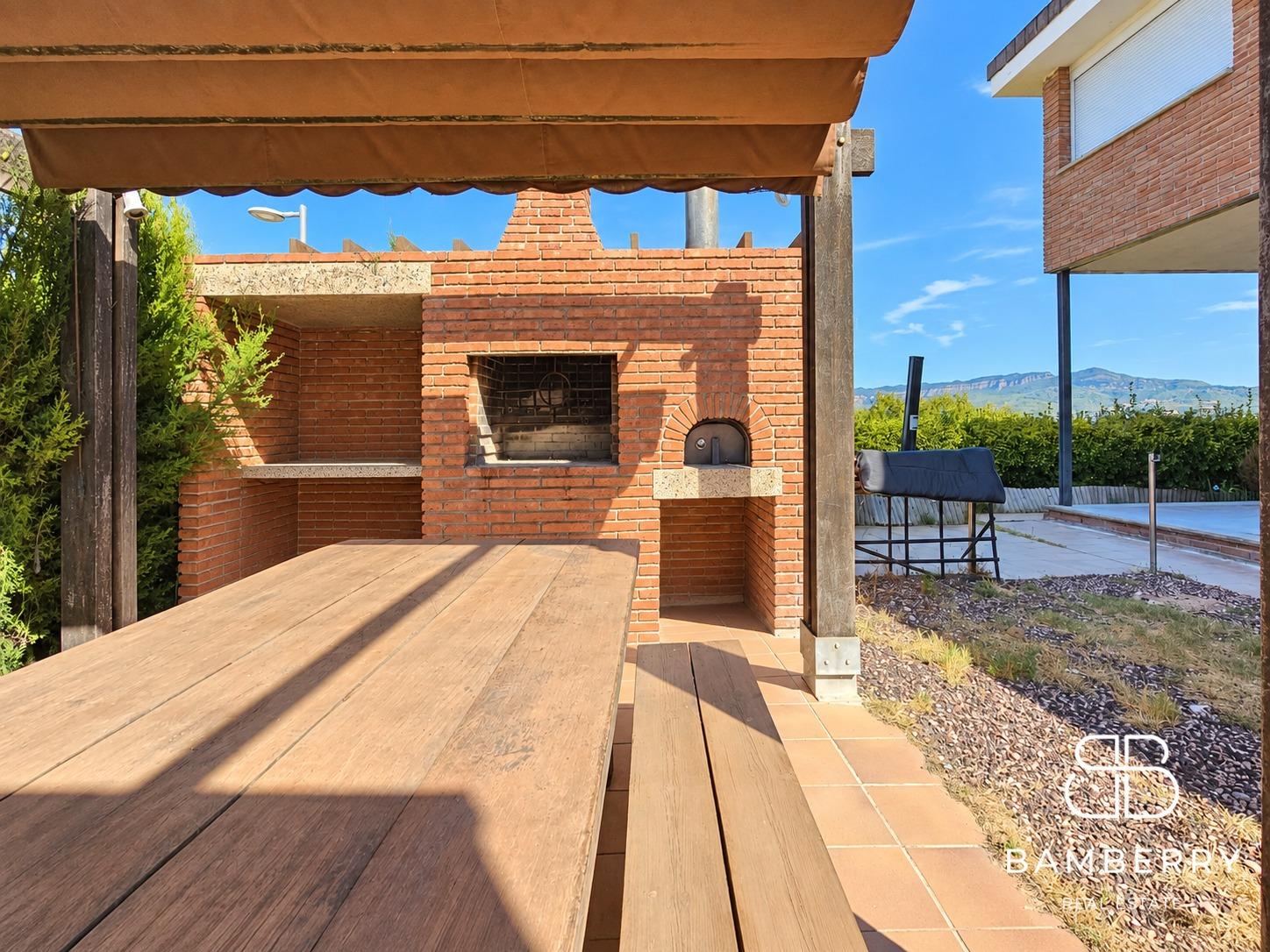 CASA CON JARDÍN, PISCINA Y DOS ESPACIOS DE VIVIENDA EN LLIÇÀ D’AMUNT-24