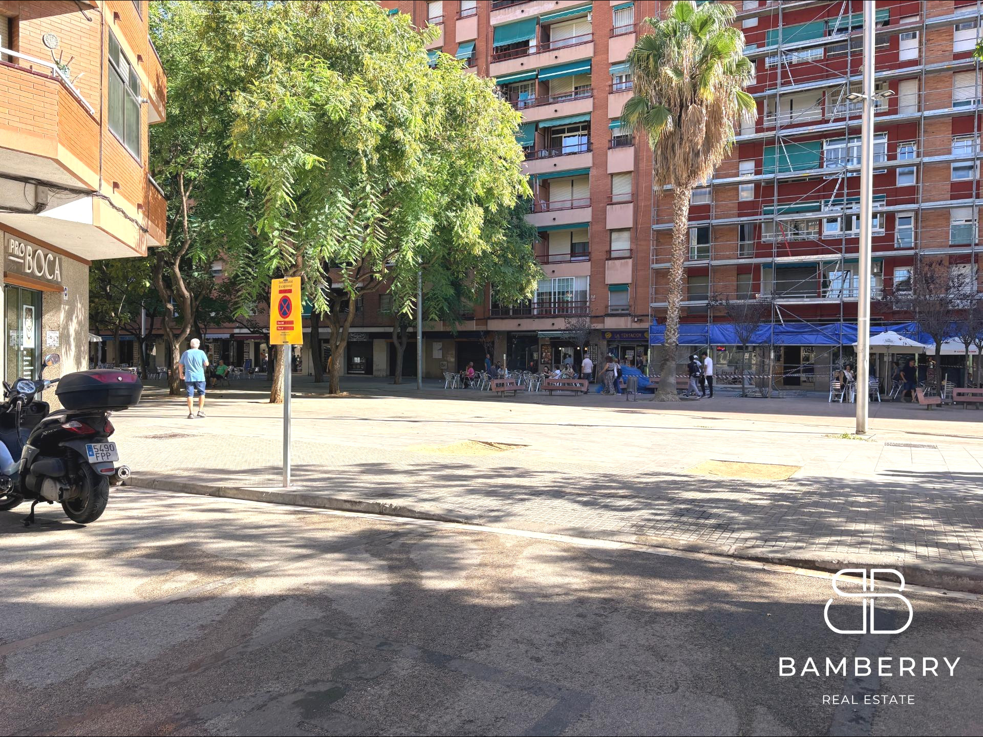 LOCAL COMERCIAL EN EL CENTRO DEL PRAT DE LLOBREGAT-2