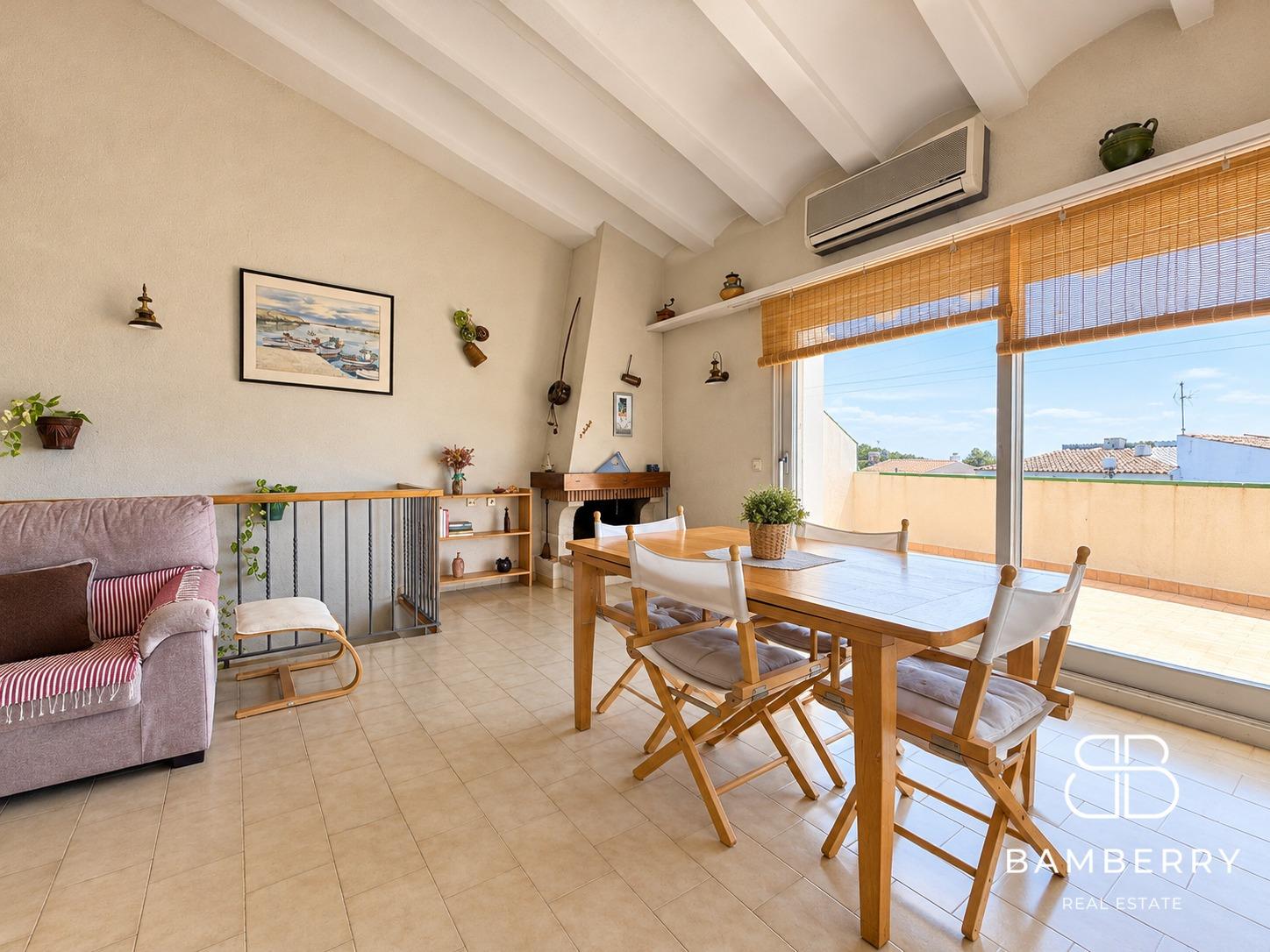 Casa adossada cantonera amb apartament independent a Cadaqués-4