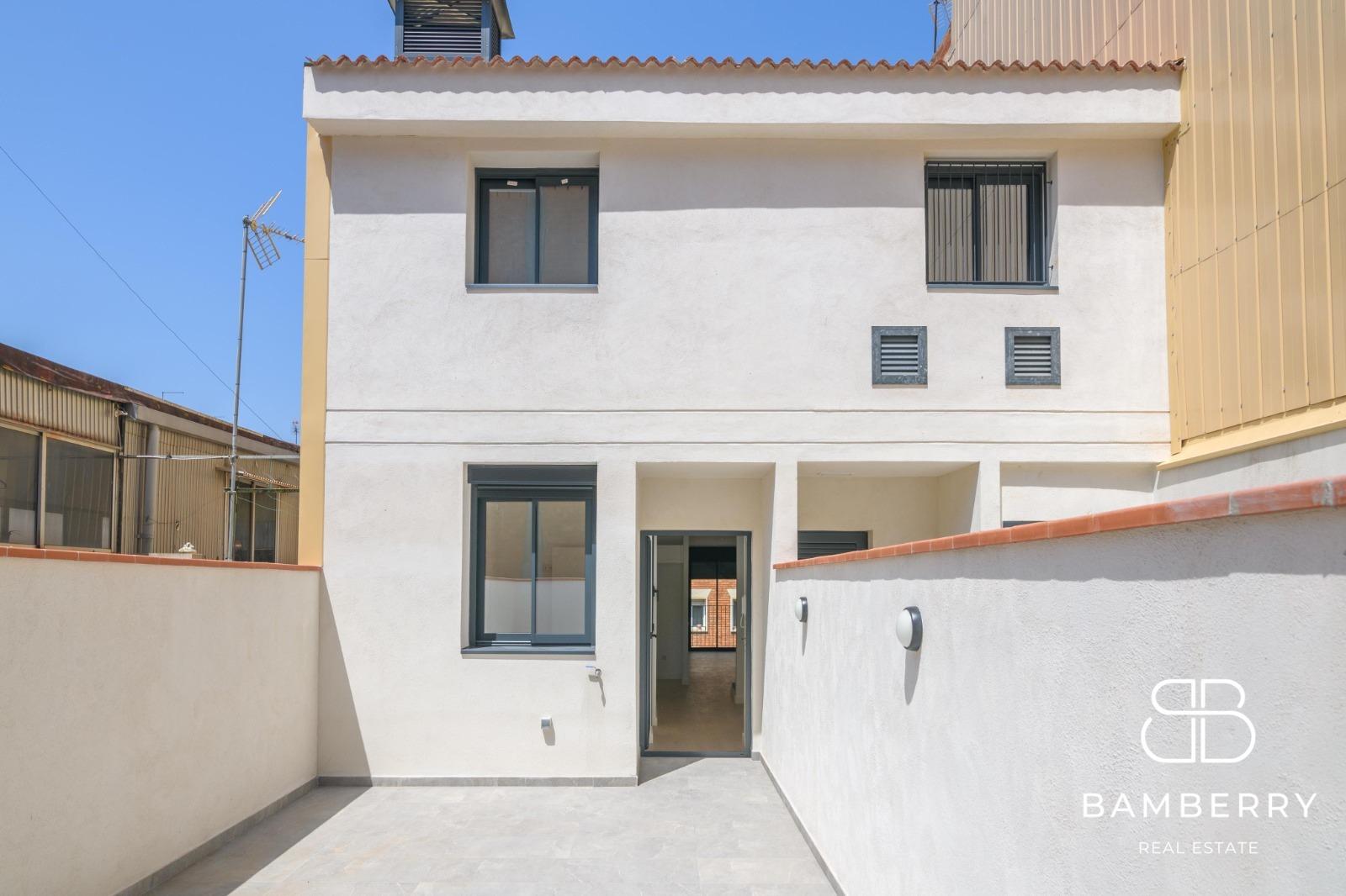NEWLY BUILT DUPLEX PENTHOUSE WITH 2 TERRACES AND DIRECT LIFT ACCESS-1